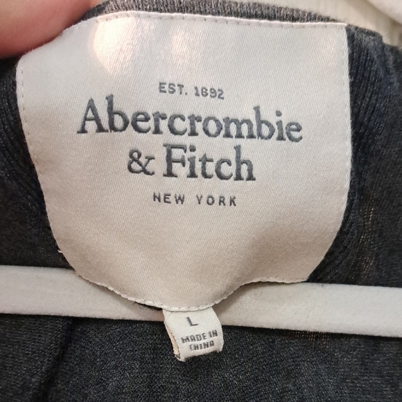 A&F Gray V-Neck Top - Picture 2 of 3